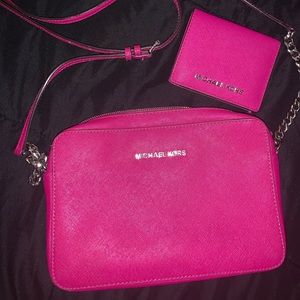 Michael Kors jet set crossbody & matching wallet